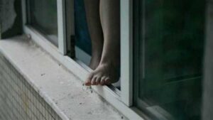 В Днепре 87-летний онкобольной мужчина выбросился с пятого этажа