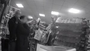 Приставил к шее нож: в Херсоне наркозависимый взял в заложники продавщицу и угрожал ей расправой