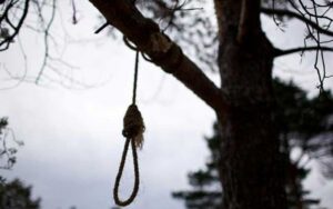 “Мама, прости меня”: на Днепропетровщине обнаружен висельник
