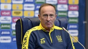 Стало известно сколько зарабатывает Петраков в сборной Украины