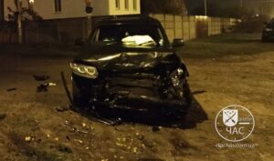 В Днепре на Таганрогской столкнулись две легковушки и вылетели на обочину