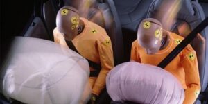 Срабатывают ли подушки безопасности с непрестегнутым ремнем (видео)