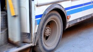 В Каменском из салона маршрутки выпала женщина: потерпевшая скончалась в больнице