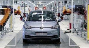 Европейских автопроизводителей ждет нехватка сырья для аккумуляторов электромобилей