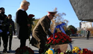 «Мы должны помнить этот подвиг»: Днепр отмечает 78 лет со дня освобождения города от фашистских захватчиков