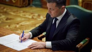 Зеленский подписал закон о борьбе с антисемитизмом в Украине
