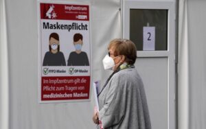 Вакцинация против COVID-19 и хронические болезни: когда прививка жизненно важна