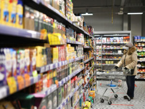 Врач назвал продукты, разрушающие кожу