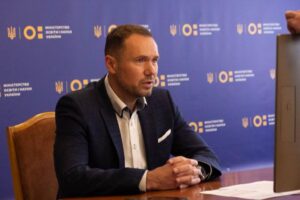 В декларации главы Минобразования нашли нарушения