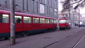 В центре Днепра с рельсов сошел трамвай №1 (Фото)