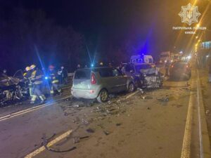 В Киеве пьяный водитель устроил столкновение с тремя автомобилями: есть пострадавшие (Фото)