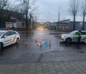 Во Львове маршрутка сбила двух женщин: одну из них “протащило” до конца города (Фото, видео)