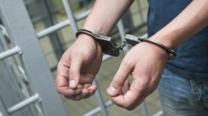 На Херсонщине задержали мужчину, подозреваемого в изнасиловании своих малолетних детей