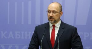 Премьер Шмыгаль раскрыл новые детали выплат вакцинированным украинцам