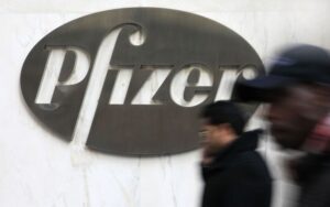 Pfizer разрешила производить свои таблетки от коронавируса другим компаниям