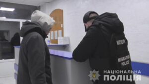 Удерживали в трудовом рабстве более 10 человек: в Одесской области раскрыли преступную группу (Фото, видео)