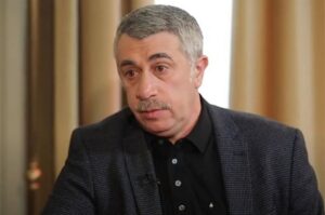 «Есть несколько соображений»: доктор Комаровский высказался о вакцинации детей против коронавируса