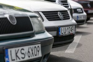 Евробляхеры начали отказываться от машин в пользу государства
