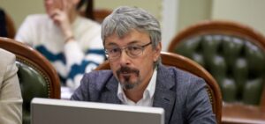 Глава министерства культуры Украины подал в отставку