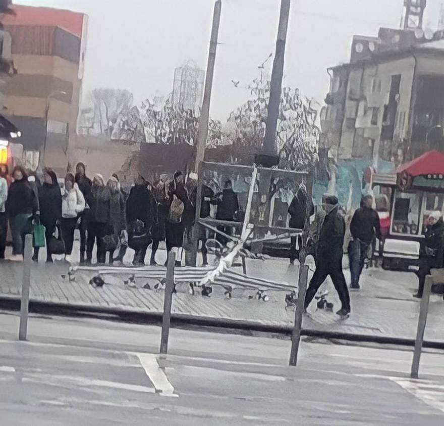 Полиция нашла хулиганов, которые повалили в Днепре Ханукию