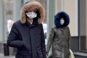 Почему «Дельта» так быстро распространяется и спасают ли маски от заражения: мнение ученого