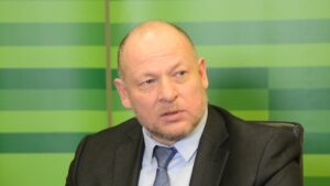 В Украине заочно арестовали экс-главу правления “ПриватБанка”