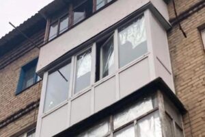 В Донецкой области депутат выпрыгнул из окна пятого этажа на глазах у семилетнего сына