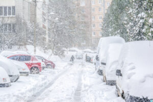 Куда звонить в Днепре, если застрял в снегу
