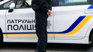 Камеры наблюдения в Днепре зафиксировали погоню полицейских за иномаркой (видео)