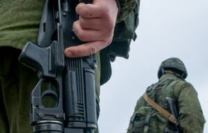 В российской форме и под наркотиками: на Луганщине поймали боевика “ЛНР”