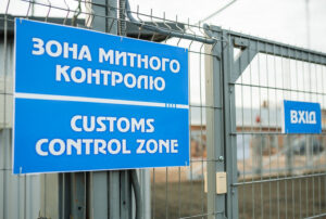 В “Борисполе” задержали “обмотанного” айфонами контрабандиста (Фото)
