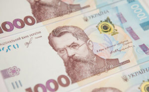 Тысяча за вакцинацию: в monobank назвали самые популярные категории трат