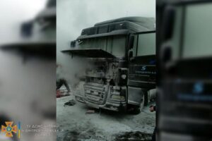 В Никополе на стоянке сгорел грузовик
