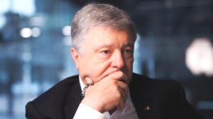 Экс-президенту Порошенко объявили подозрение в госизмене