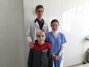 В череп вставили титановую пластину: в Днепре спасли 10-летнего мальчика (фото)