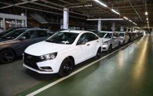 В Украине поднимают цены на российские автомобили LADA: сколько они будут стоить