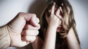 На Днепропетровщине мужчина насиловал свою 12-летнюю дочь