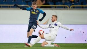 Днепр-1 выиграл у ЛНЗ и вышел в четвертьфинал Кубка Украины