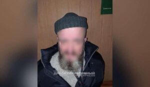 В Днепре мужчина в неадекватном состоянии украл бодикамеру у полицейской