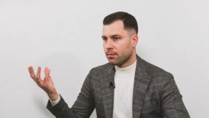 Адвокат из Днепра рассказал, законно ли требовать ковид-сертификат (видео)