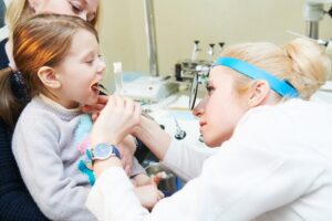 Медики не рекомендуют удалять детям аденоиды и миндалины