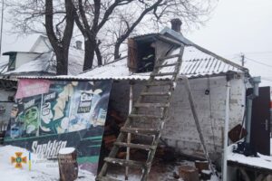 В Павлоградском районе при пожаре пострадала пожилая супружеская пара