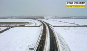 Свыше 550 км новых и отремонтированных дорог, готовая первая объездная: ТОП достижений на магистралях области за 2021-й