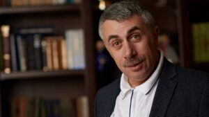Комаровский раскритиковал популярное народное средство от кашля