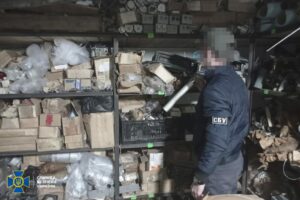 Жители Днепропетровщины сбывали авиакомплектующие за границу