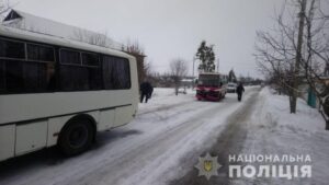 На Харьковщине столкнулись два автобуса: шесть пассажиров пострадали (Фото)