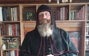 Киевский священник отреагировал на обвинения в изнасиловании французского аспиранта