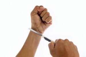 В студенческом общежитии Днепра парень пытался покончить с собой