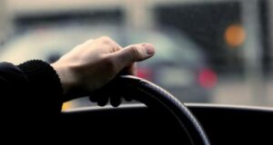 В Одесской области в авто нашли чиновника со вскрытыми венами