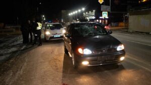 В Днепре возле “зебры” Lanos сбил мужчину
